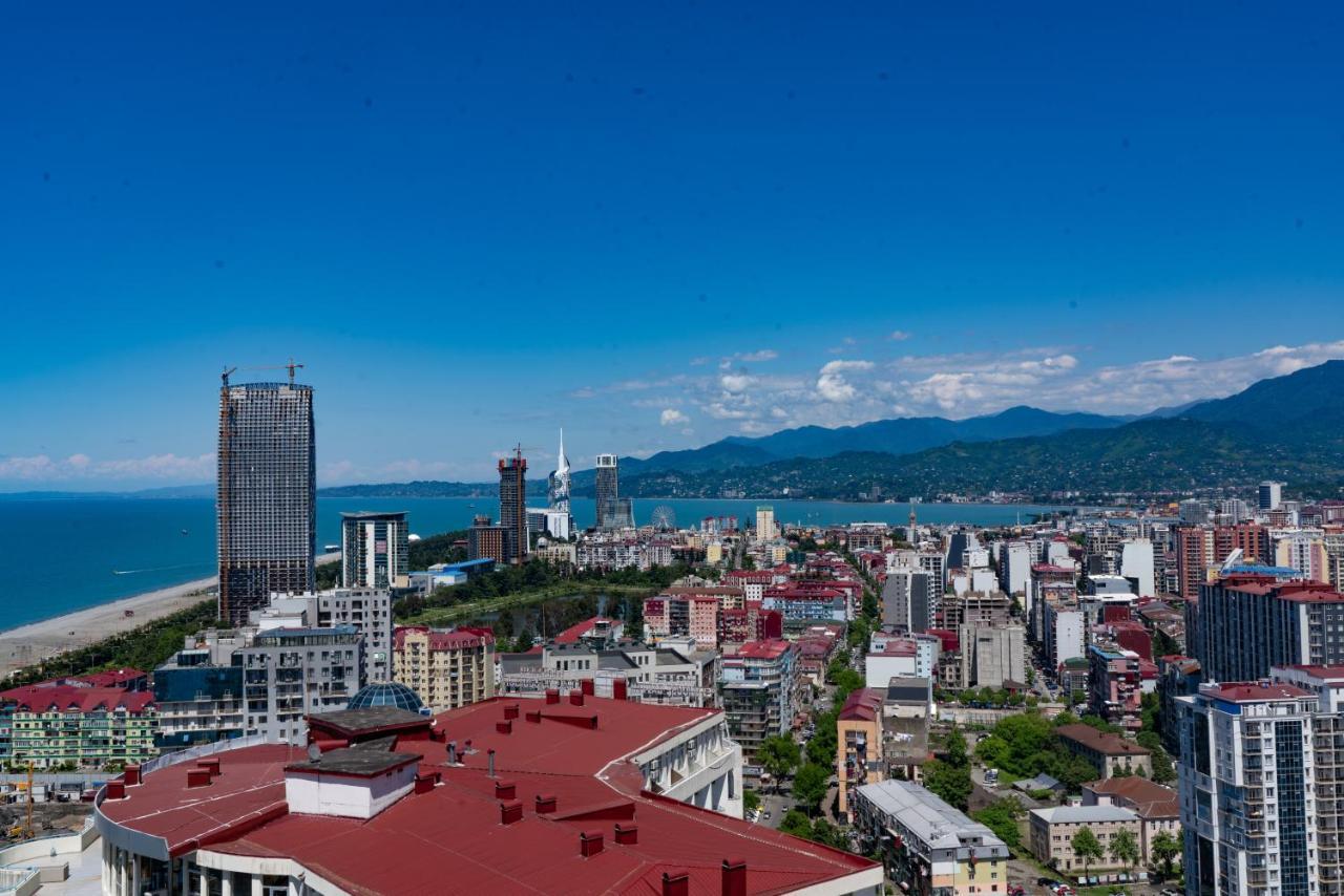 Sea Breeze In Batumi Apartment Exterior photo