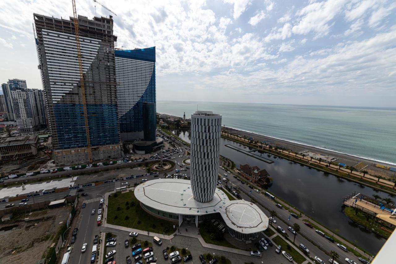Sea Breeze In Batumi Apartment Exterior photo